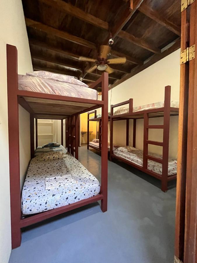 Hostel Tuanis Surf Camp Playa Santa Teresa  Exterior photo